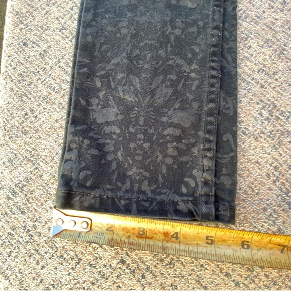 Levi’s 524 Too Superlow Jeans Black Denim Printed Design size 29 8 Skinny - Picture 9 of 14